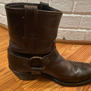 Size 8.5 Frye Harness 8R in Smoke